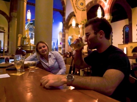 Cierran iglesias para convertirlas en bares y mezquitas