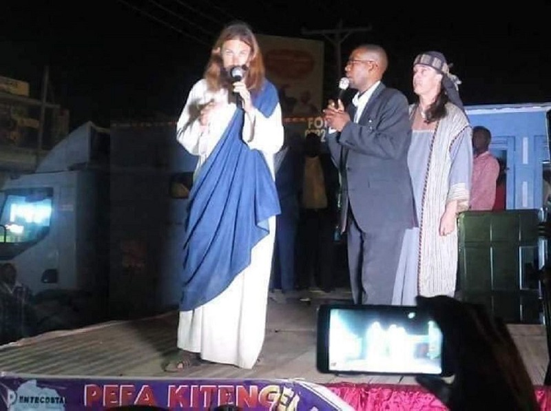 Hombre dice ser Jesucristo y engaña incluso a un pastor