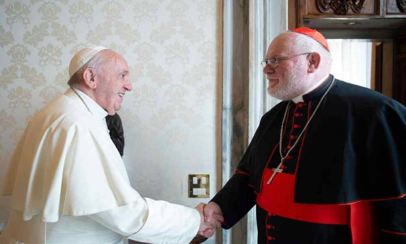 Jefe de la Iglesia en Alemania renuncia por no combatir el abuso sexual