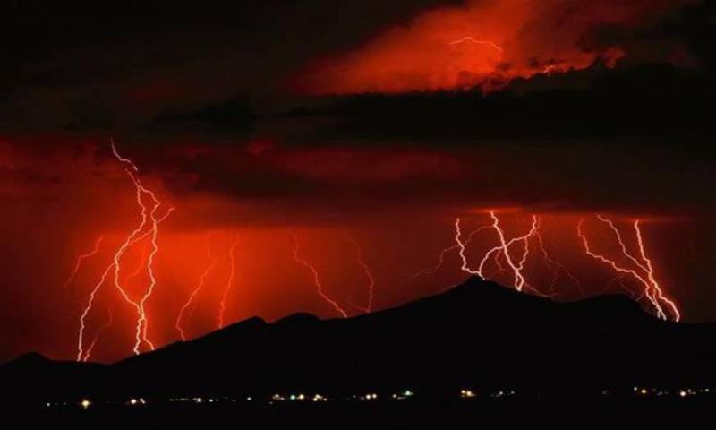 Amenaza de tornado alarma al sureste de los Estados Unidos